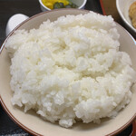 おふくろ亭 - 2023/01/06
      ホル鍋定食 大飯 温泉玉子 500円
      フライ3品 100円
      持ち帰り 白ホル 300円