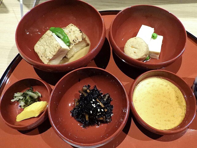 Chishakuin Kaikan photo 2