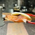 仁修樓 - ☆子豚の皮の饅頭包み