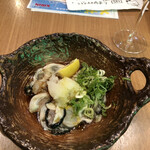 梅田バル イタリア食堂 CIMA - 生牡蠣ポン酢　たっぷり入って580円美味しい！