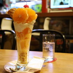 ヴァンヴェール珈琲 - みかんパフェ(700円)