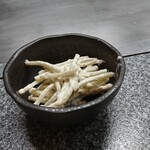 Okonomiyaki Gaku - お通し(ごぼうサラダ) 300円