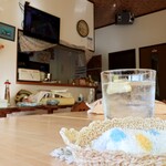 チャッピー - ドリンク写真:お冷とおしぼり