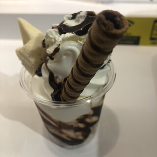 AZLM CONNECTED CAFE _1