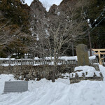 うずら家 - 雪が積もる戸隠。