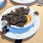 La Brianza - トリュフと玉子のオーブン焼き黒トリュフ。この日はいつもに増して気前よく削って下さいました☆
