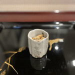 割烹 新多久 - 箸休め平茸鮭えのき高野豆腐