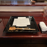 割烹 新多久 - セッティング