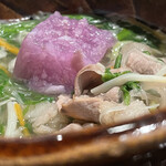 割烹 新多久 - 猪鍋、(店主の弟さんが仕留めた猪)