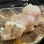 割烹 新多久 - 雉羽太の炭炙り(出汁漬けと昆布〆)