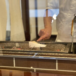 割烹 新多久 - この火入れ‼︎