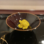 割烹 新多久 - 地物釣り甘鯛刺し菊酢乗せ