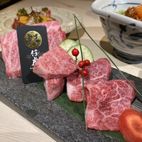 牛刺しと焼肉 仔虎 クリスロード店 - 