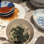 焼肉鴻漸 - わかめスープは胡麻と塩気がちょうどよかったです。