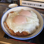 おかき屋　辰心 - ◎ご当地グルメの岡田カツ丼(ご飯大盛り無料)¥800
            　※1〜2年前から¥100値上げしていました
            　※毎月7がつく日は岡田カツ丼が¥500→¥600？