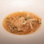 エクアトゥール - コンソメスープ フカヒレ 香住蟹