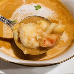 ラ・メール ザ クラシック - クリームスープの中の伊勢海老