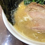 麺屋 天神 - マイルドだけど甘みは少なくコクのあるスープ。