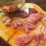 Nikuyaki cucina Epicuro - 焼肉盛り合わせ【写真は二人前】