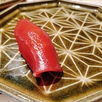 鮨 若尊 - 鮪赤身握り