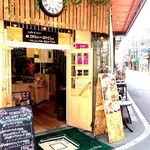 Cafe&beer arca-archa - 店舗外観：お昼も開放的な感じ。