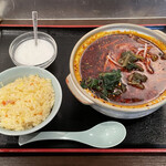 過橋米線 - 土鍋麺線＋チャーハン