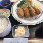 利根パークゴルフ場 レストラン - 牡蠣フライ定食¥1,500-