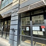 KURAICHI - 店舗外観（クローズ時）。