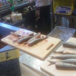 立ち呑み 晩杯屋 - 河岸直送の新鮮イワシ