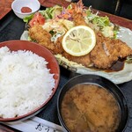 おうぎ亭 - ミックスフライ定食