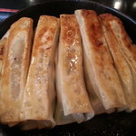 蘭蘭 - 鉄鍋餃子
