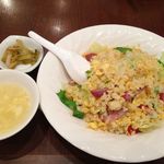 チャーシューとレタスのチャーハン