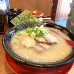 Uchouten - とんこつラーメン チャーシュー5枚追加