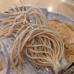 十六文 そば七 - 揚げ蕎麦がユニーク