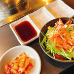 焼肉やすもり JANG - 定食 キムチ・サラダ
