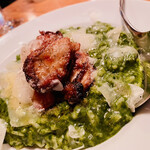 Bacco - 牡蠣のソテーとほうれん草のやつ。