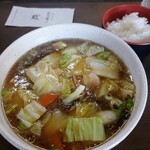 めの娘 - 広東麺850円とライス250円