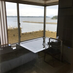 小松館好風亭 - お部屋の中の温泉　正面に日本三景松島　独り占めですね