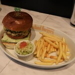 Island Burgers - アボカド チーズバーガー　1,540円