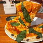ピザ バー ロコ - ロコマルゲリータ ¥850