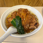 鎌倉赤坂飯店 - 骨付パイコー麺