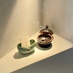 上方中華 新瓊 - アプローチで焚かれるお香