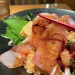 海鮮居酒屋WASABI - 極上・海鮮丼 1800円
            ご飯大盛り +100