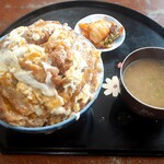 吉兵衛 - カツ丼 大盛(700円也) 圧倒的なパフォーマンス‥