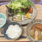 里山カフェ FLIP FLAP - 料理写真:地元野菜たっぷり気まぐれランチ（おでん）