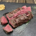 鉄板バル AKICHI - 十勝産黒毛和牛の赤身ラムステーキ♡