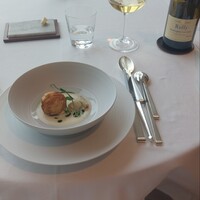 オーベルジュ・ド・リル ナゴヤ - 鱈の白子にAOCリュリーの白。タラのクリーミーさをバランスのいいボディがふくよかに包み込む。