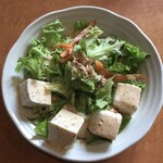 和風レストラン まるまつ - 豆腐サラダ