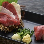 きなっせい - 馬刺し紅白盛り　819円