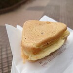 山田三方 - 三方焼き(あずき)(130円)